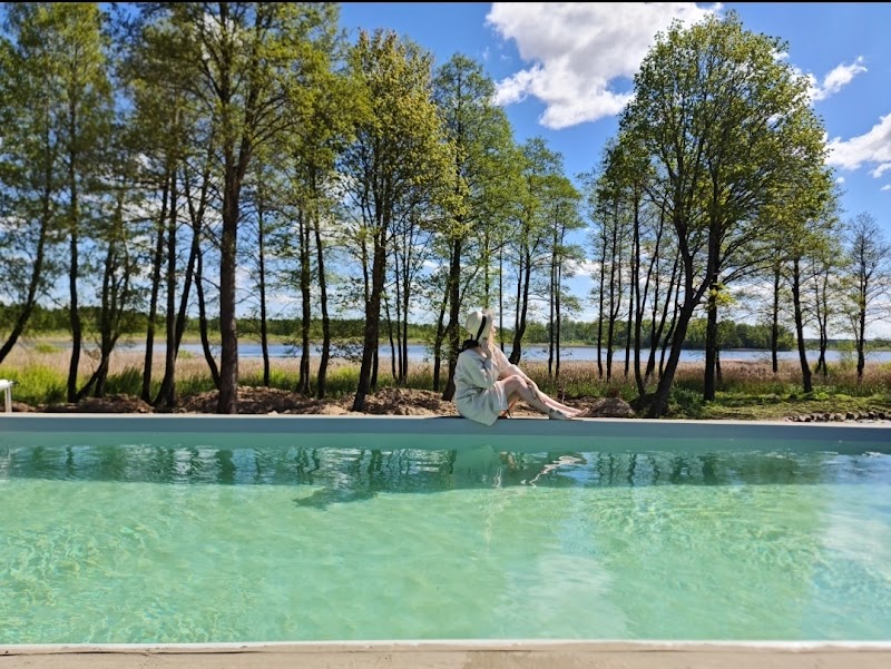 Poilsiavietė "Vakaris" - sodyba, namelių nuoma, pirtis, kubilas logo